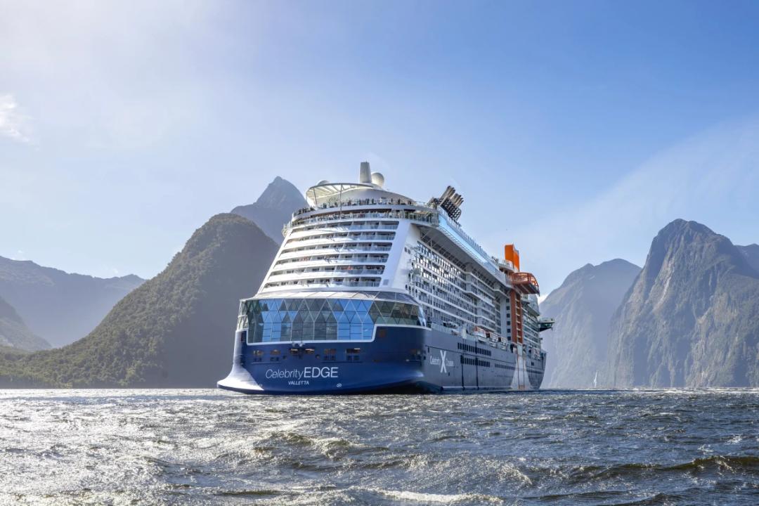 https://media.leisurecom.com/cruise/image-2025-10-21-12-04-40.webp